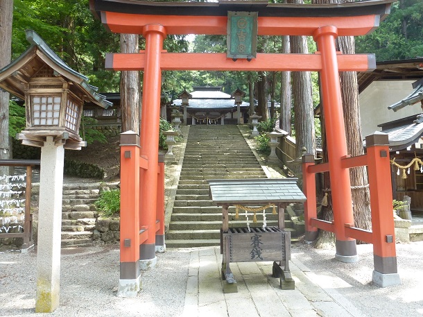 日枝神社の朱色の鳥居