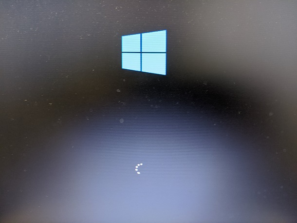Windows10 起動直後のデスクトップ画面でマウスポインタの くるくる が長くて起動が遅い場合は スタートアップのアプリを見直してみよう