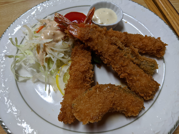 【川魚料理 魚勝】エビフライ