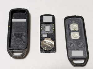 【ホンダN-BOX(DBA-JF1)】スマートキーの電池交換「カバーを外した状態」